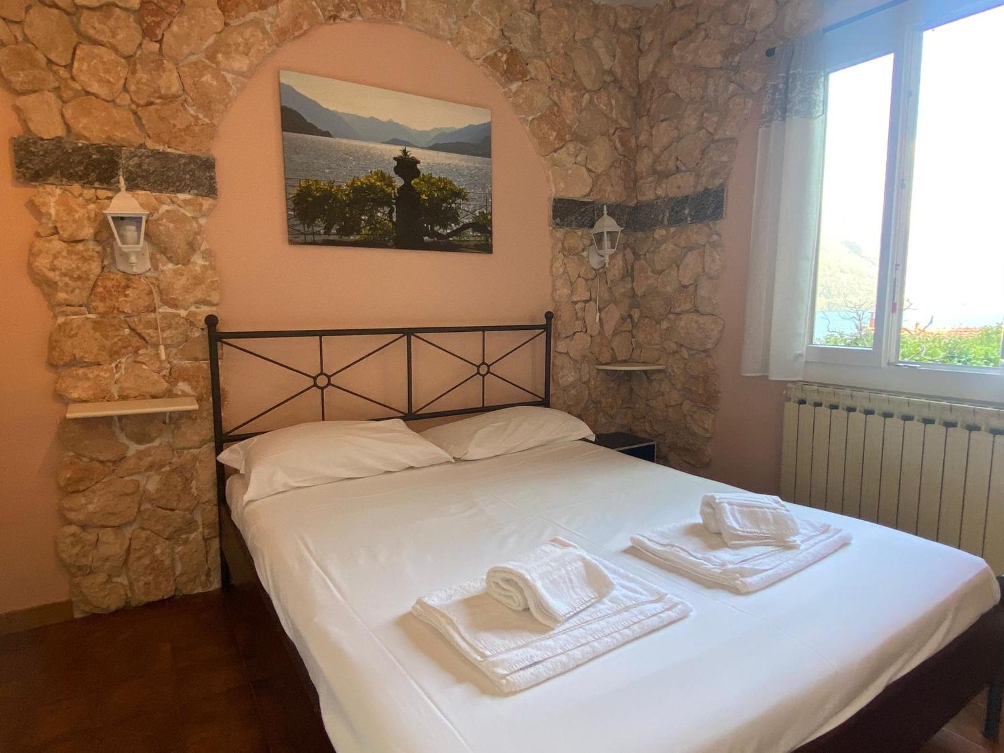 The Lovers - Independent Little House With Garden Villa Argegno Esterno foto